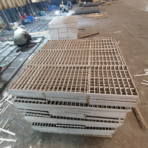 化工廠用不銹鋼鋼格板鋼格柵：防滑、防腐相結合