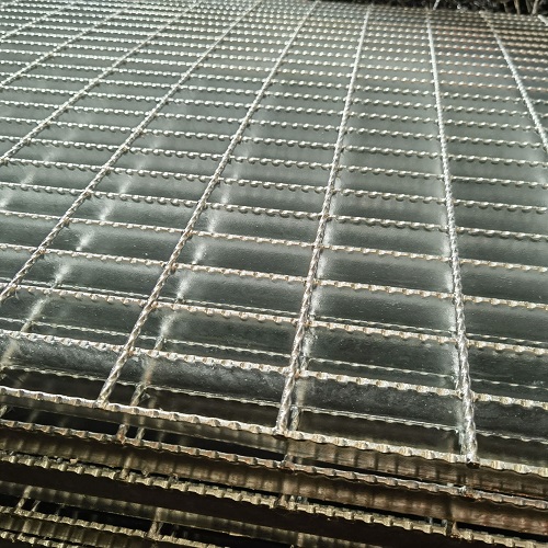 鍍鋅鋼格柵鋼格板生產中的難點和解決方案