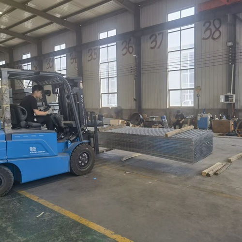 從工廠到市政，鋼格柵如何撐起工程建設(shè)半邊天？